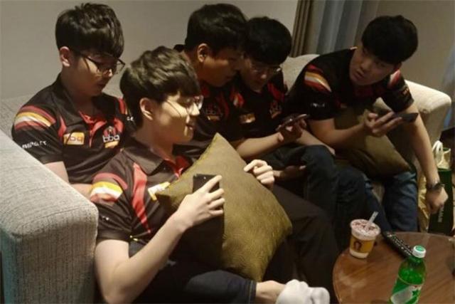 制造了至少 制造了至少