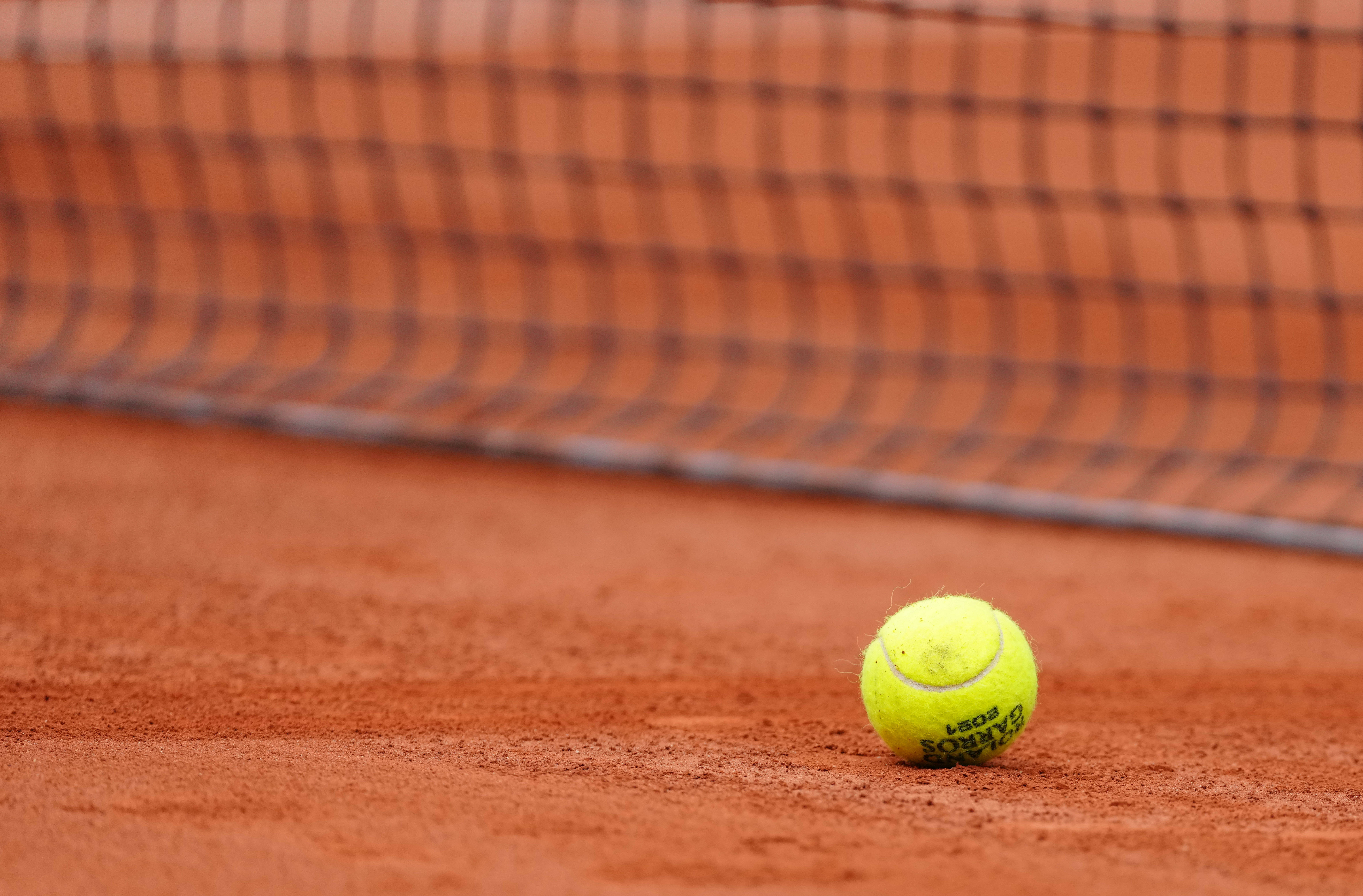 一脚出球 一脚出球